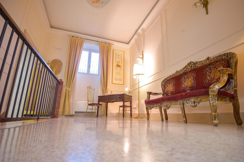 Palazzo Liguori Panzió Cava deʼ Tirreni Kültér fotó