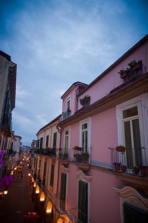 Palazzo Liguori Panzió Cava deʼ Tirreni Kültér fotó