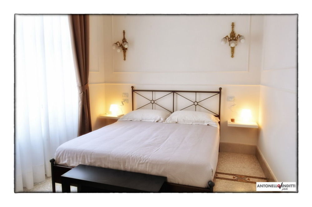 Palazzo Liguori Panzió Cava deʼ Tirreni Kültér fotó